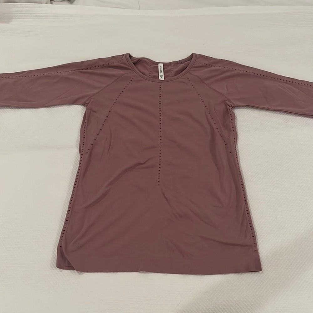 Athleta long sleeved fitted shirt, size small, cute cutouts, worn twice